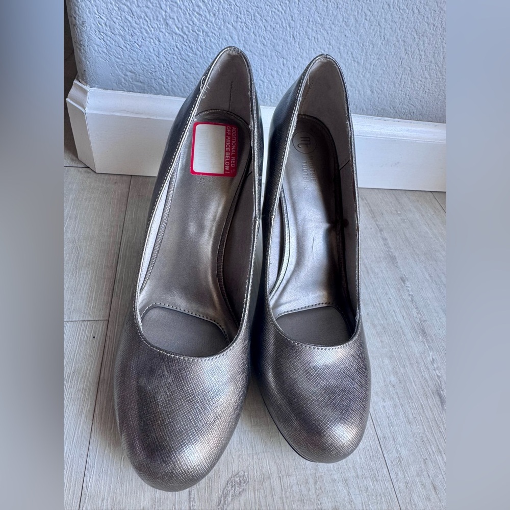 Mootsie Tootsie 8.5 Capri 2 pumps in Pewter